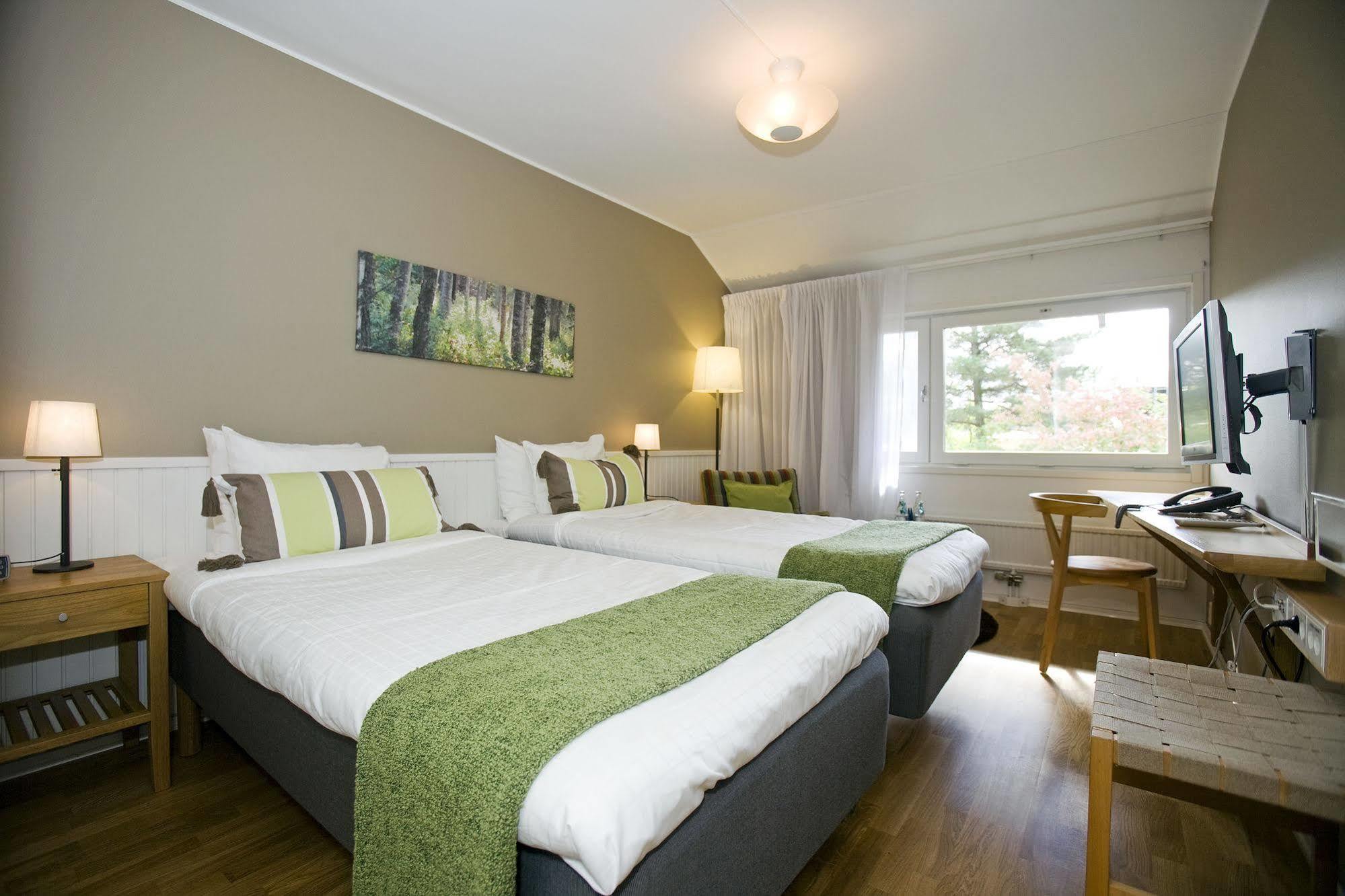 Djuroenaeset Hotell & Konferens Djurhamn Kültér fotó