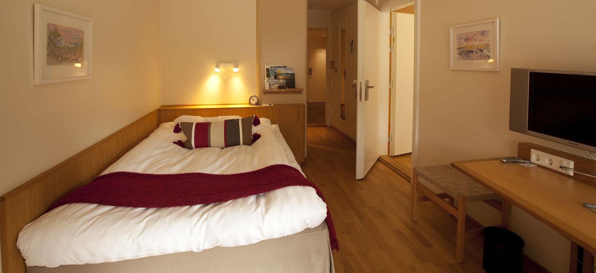 Djuroenaeset Hotell & Konferens Djurhamn Kültér fotó